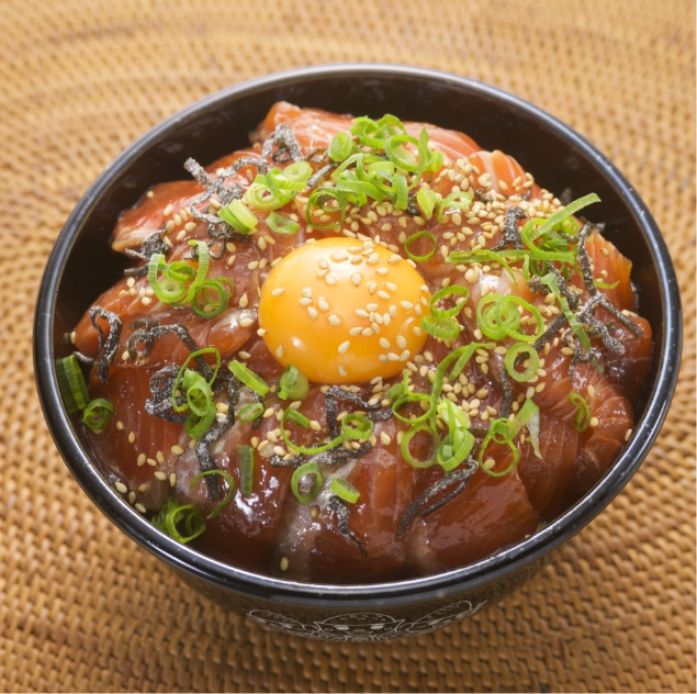 サーモン塩昆布漬け丼
